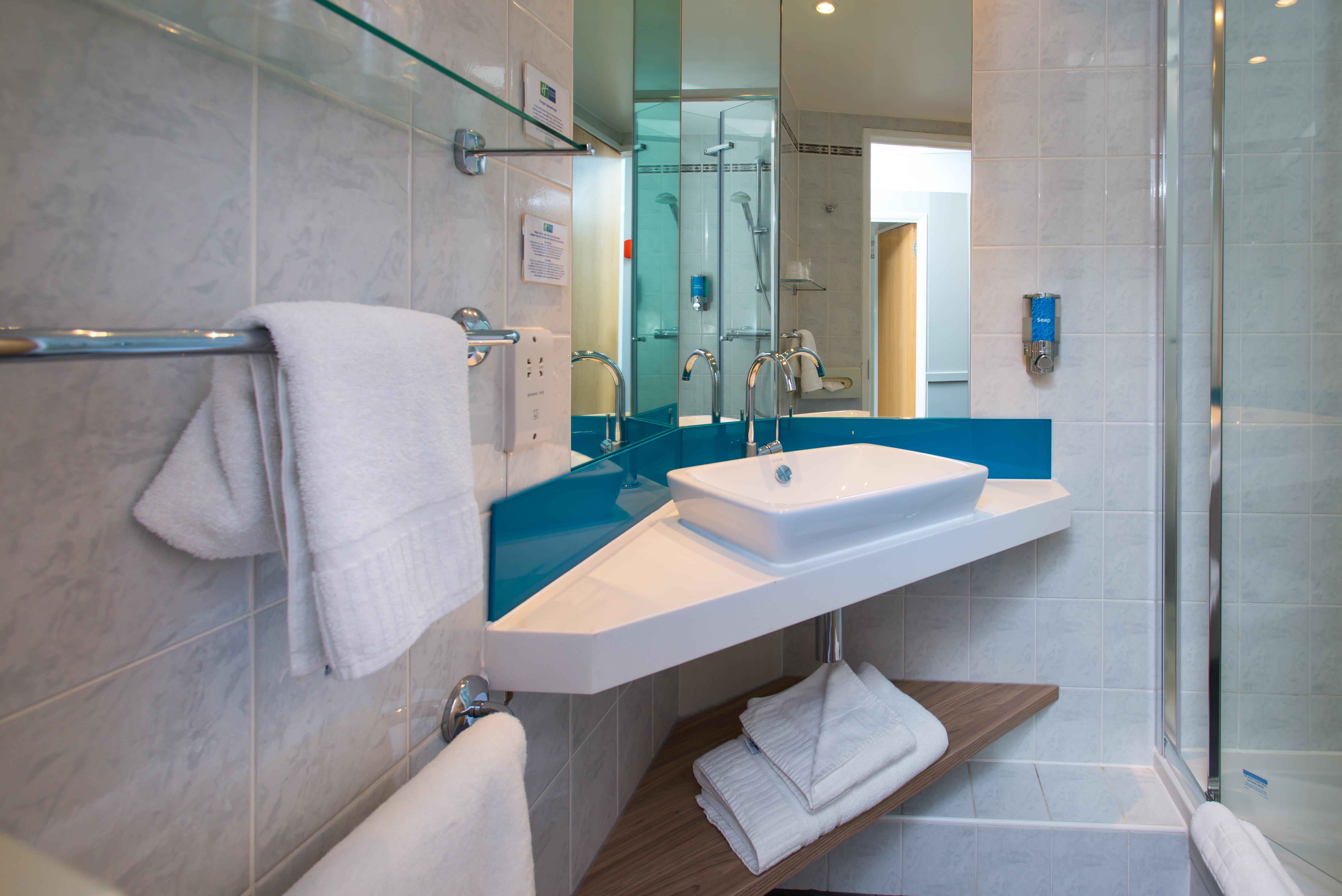 Holiday Inn Express Bath By Ihg מראה חיצוני תמונה