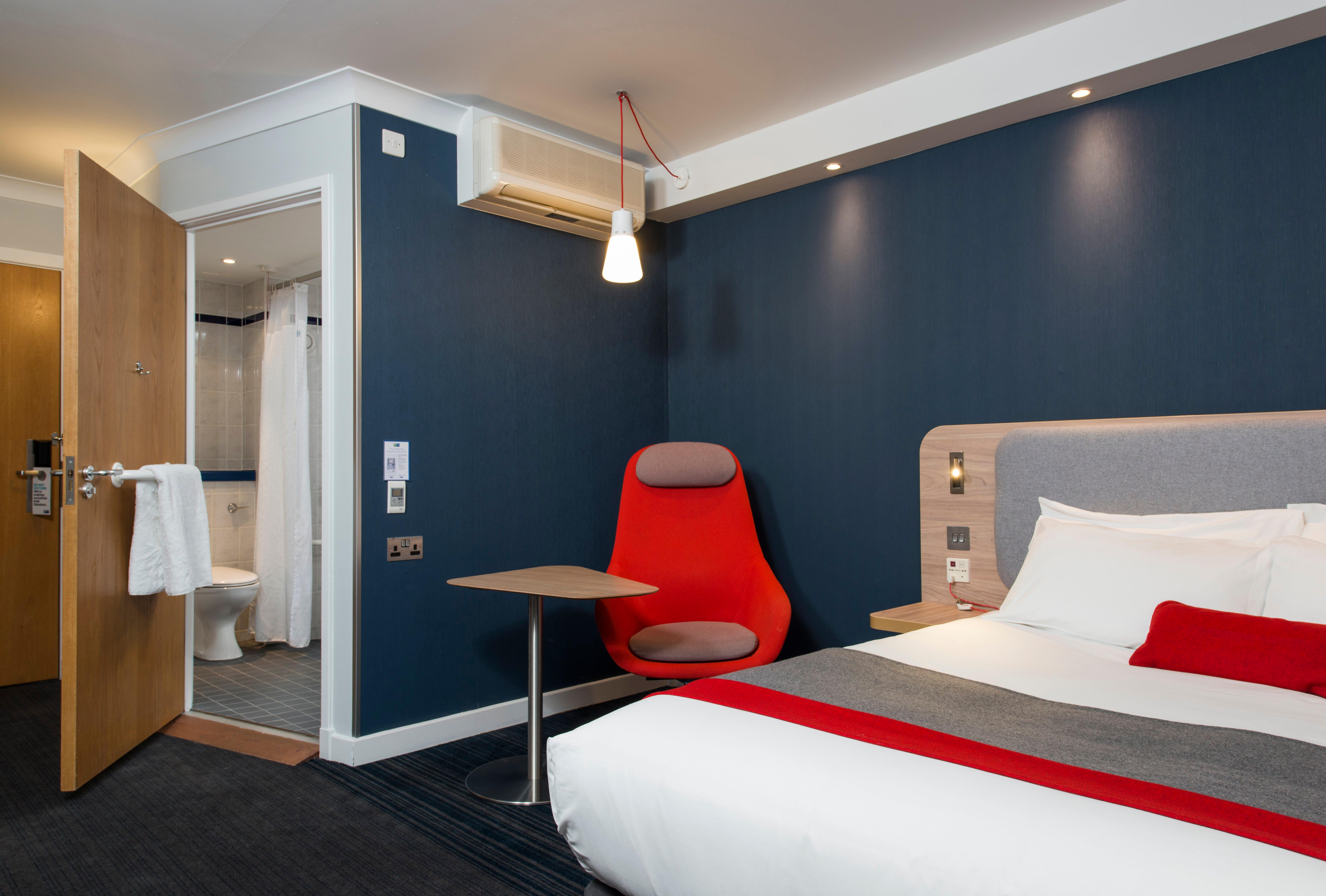 Holiday Inn Express Bath By Ihg מראה חיצוני תמונה