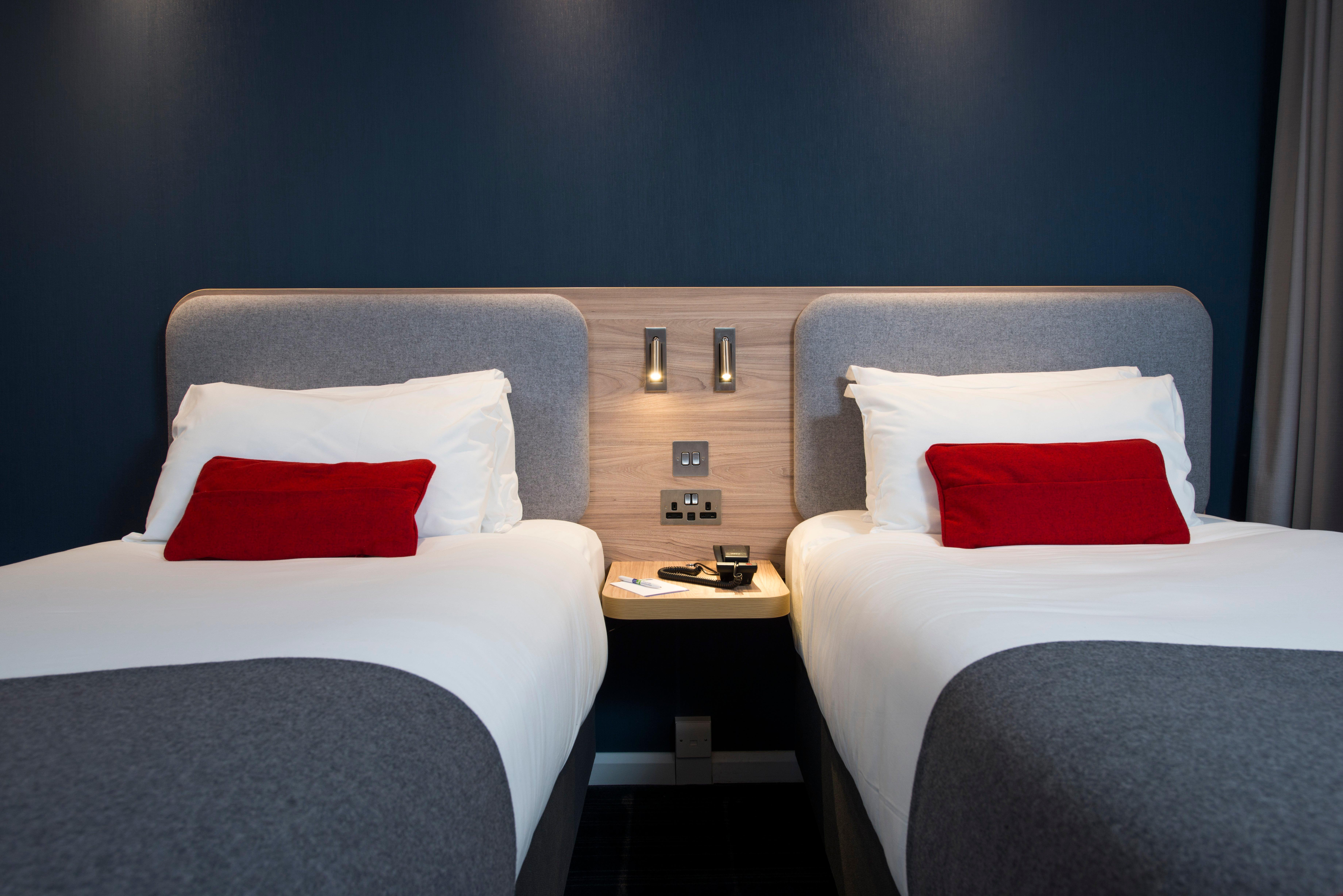 Holiday Inn Express Bath By Ihg מראה חיצוני תמונה