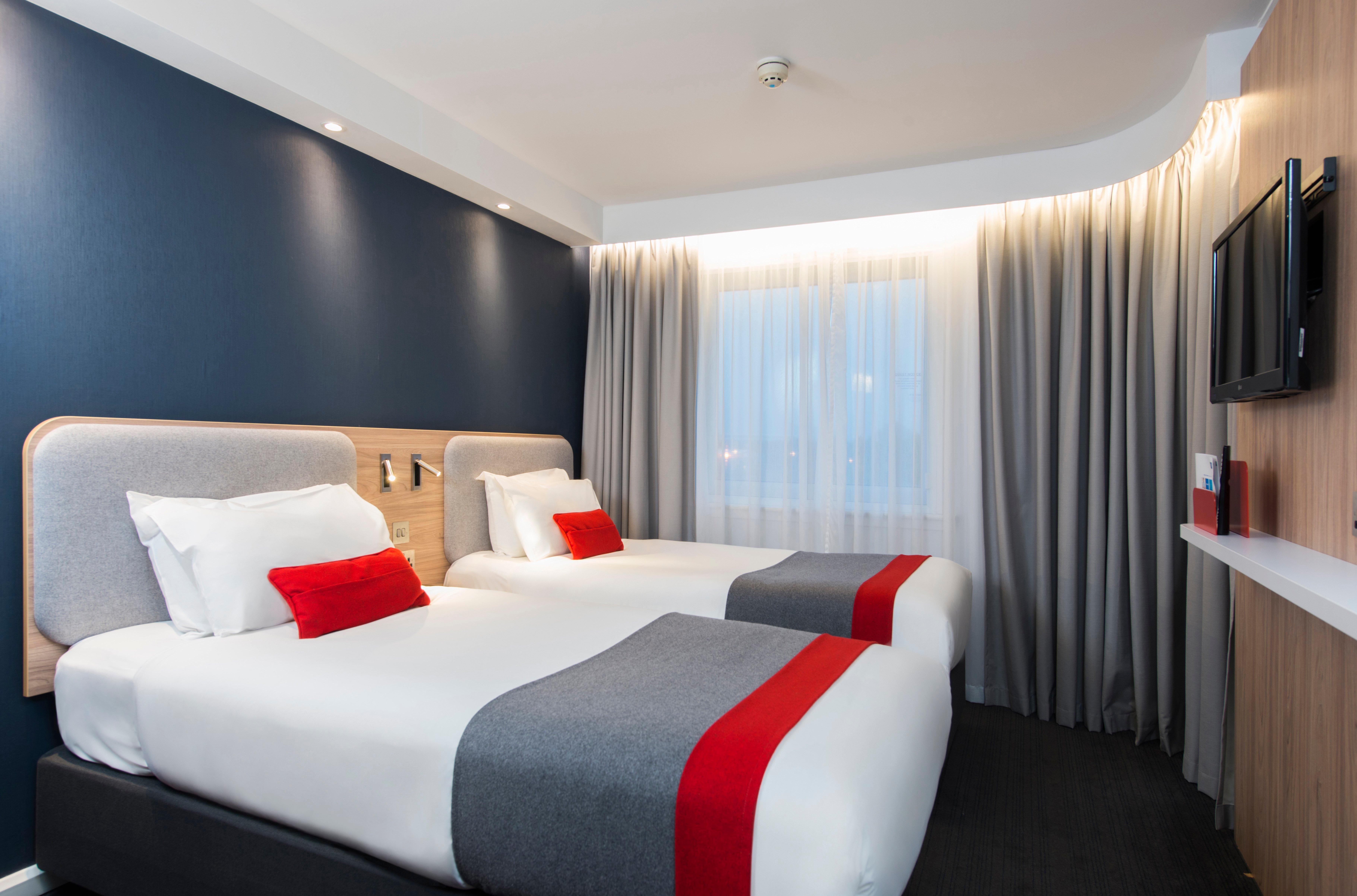 Holiday Inn Express Bath By Ihg מראה חיצוני תמונה