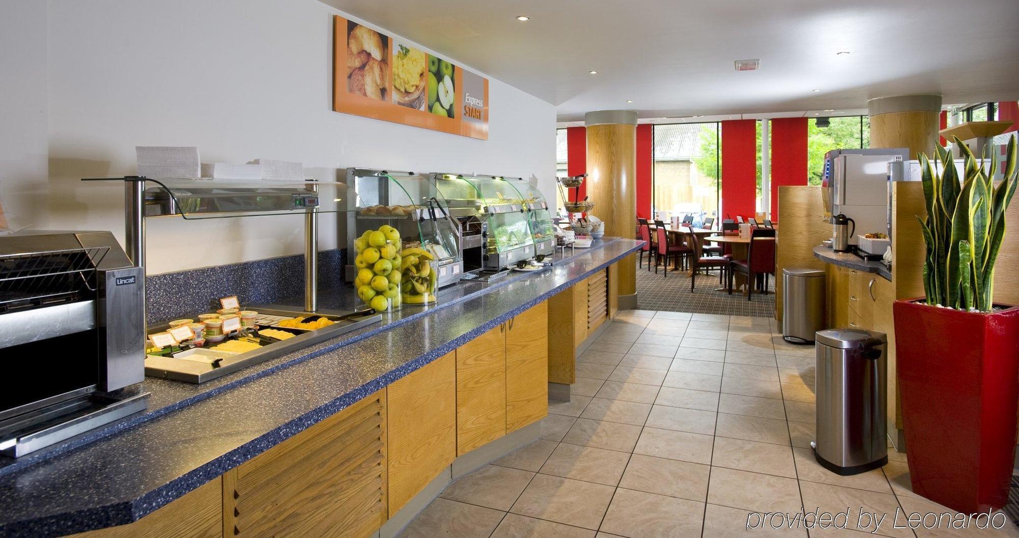 Holiday Inn Express Bath By Ihg מסעדה תמונה
