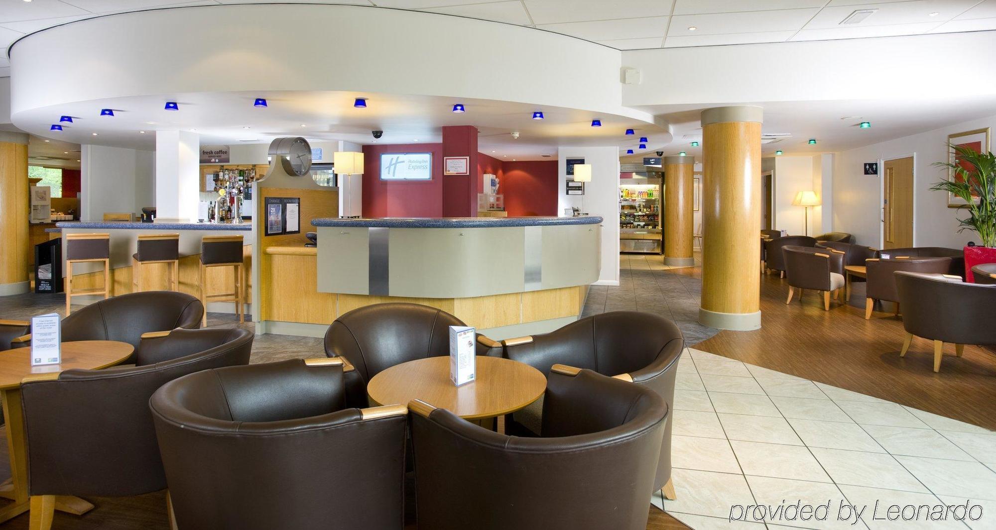 Holiday Inn Express Bath By Ihg מסעדה תמונה