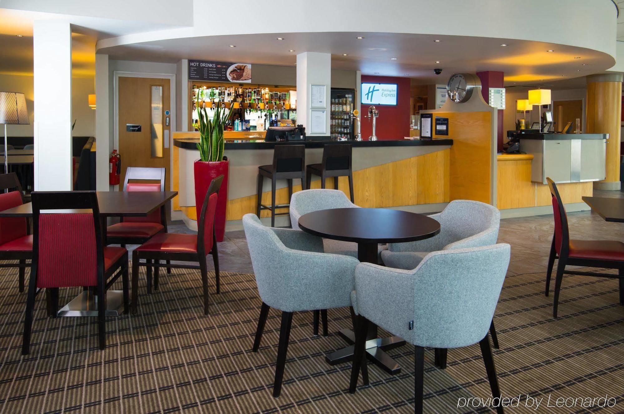 Holiday Inn Express Bath By Ihg מראה חיצוני תמונה